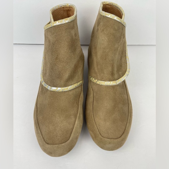 Maloles Tan Suede Ankle Booties With Snap Button Size 39.5 (US 9.5) - Picture 2 of 12